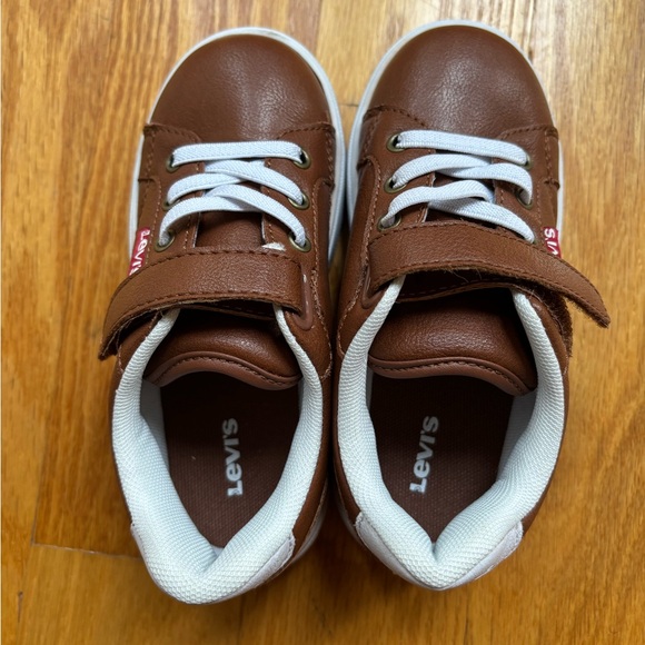 Levi’s Boys Leather Tan and White Sneaker - Picture 3 of 9